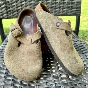Boston clog/mule in Taupe suede with soft footbed 🤎 5.5 / 36 Women’s